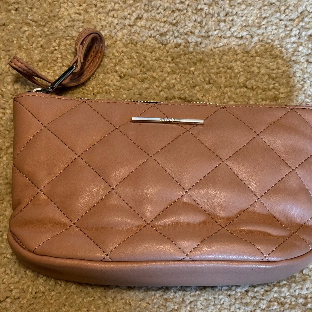 Mango cosmetic pouch